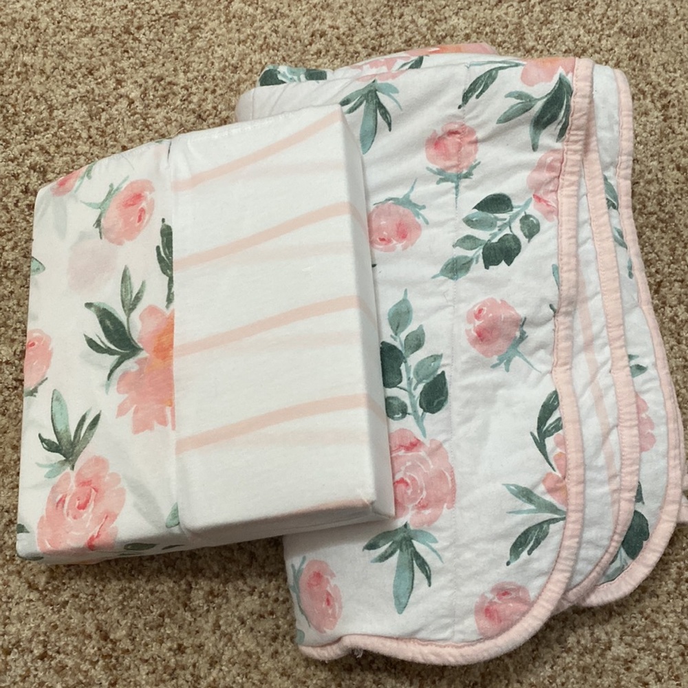 Burt’s bees 2 pk crib sheets and crib blanket